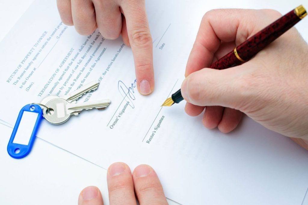 Steps to rent an apartment in Dubai securely in 2025 with contracts, Ejari, and key documents